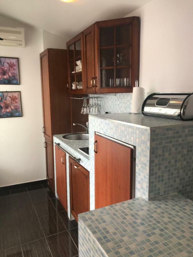 Sara Apartments Baška Voda Eksteriør billede